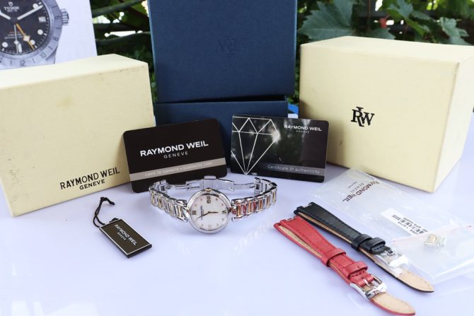 Đồng Hồ Nữ Raymond Weil Diamonds - Demi Vàng, Mặt Xà Cừ - Niềng & Cọc Số Kim Cương Fullbox