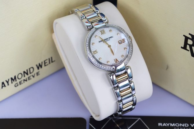 Đồng Hồ Nữ Raymond Weil Diamonds - Demi Vàng, Mặt Xà Cừ - Niềng & Cọc Số Kim Cương Fullbox