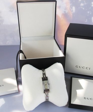 Đồng Hồ Gucci Nữ, dây thép, mặt khảm Xà Cừ, Niềng đính full Kim Cương thiên nhiên - Fullbox