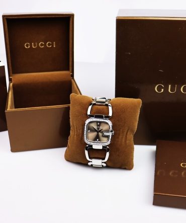 Đồng Hồ Gucci Nữ ( Kiểu Lắc Tay ) Niềng đính full Kim Cương Thiên Nhiên - Fullbox