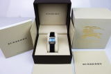 Đồng hồ nữ Burberry BU5102 mặt xà cừ xanh niềng kim cương