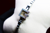 Đồng hồ nữ Gucci đính kim cương mặt vuông